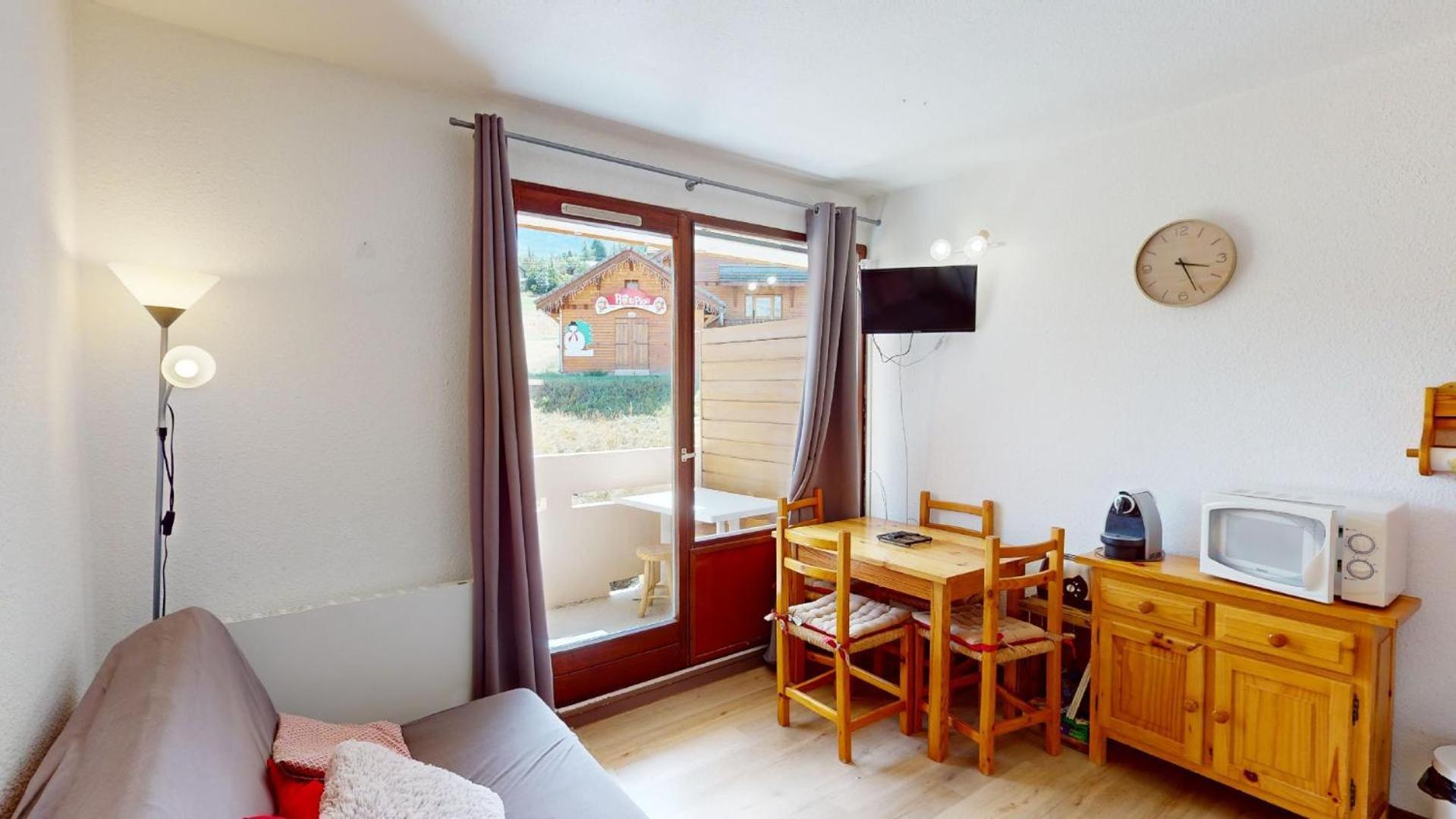 4 Pers Le Sauze Pied Des Pistes De Enchastrayes